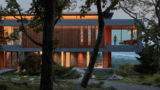 01_Dusk View of House from Entry Drive_Richard Barnes.jpg